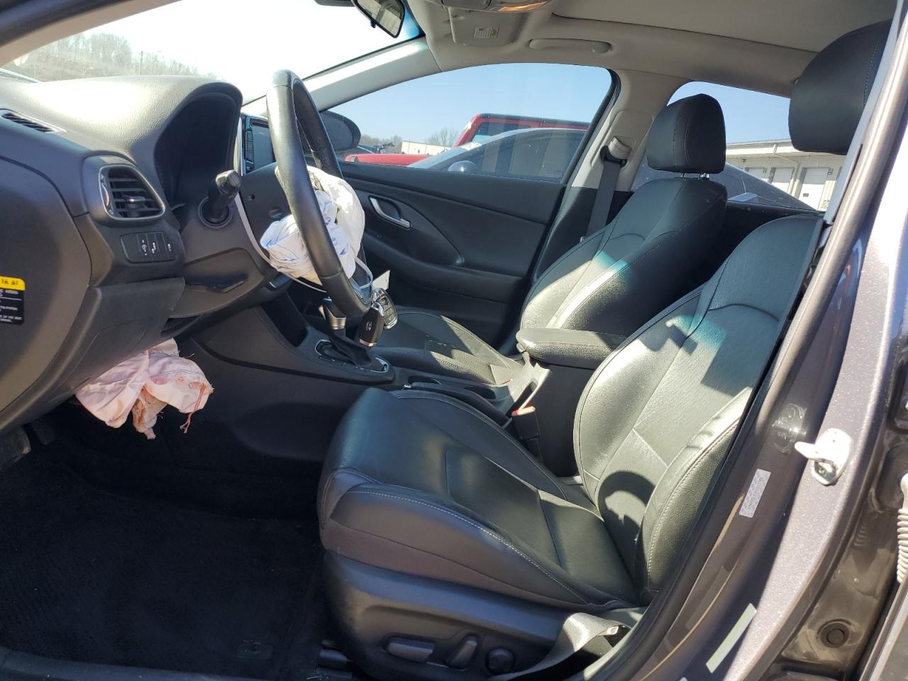2019 Hyundai Elantra - Image 7