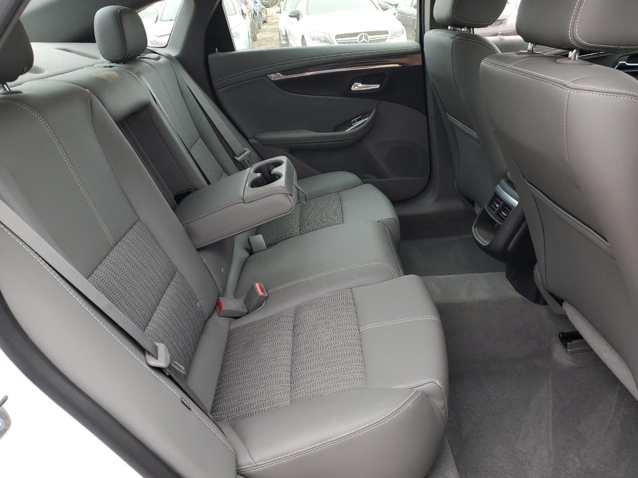 2015 Chevrolet Impala - Image 10