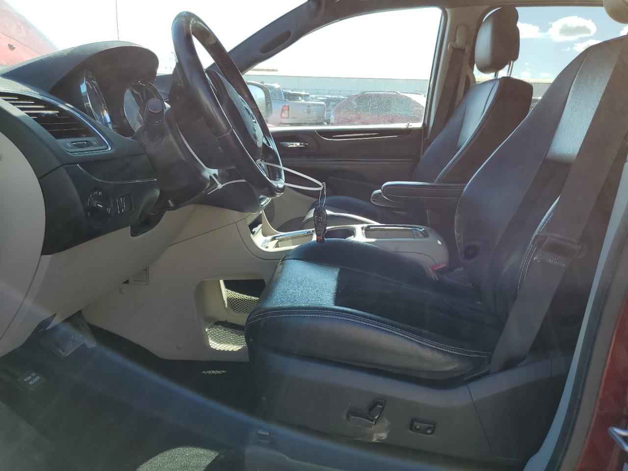 2017 Dodge Caravan - Image 7