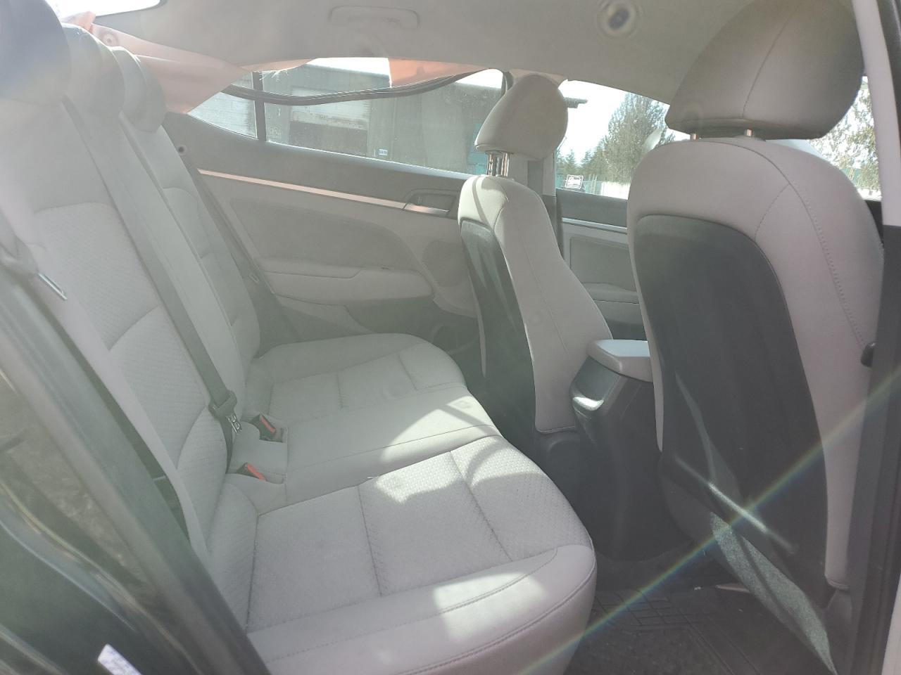 2019 Hyundai Elantra - Image 10