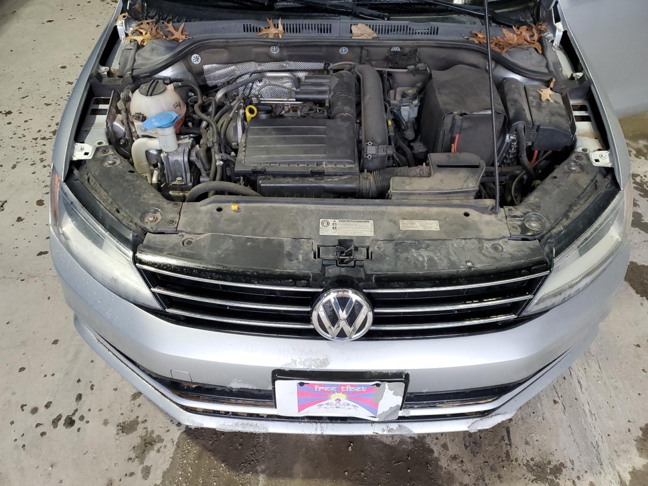 2016 Volkswagen Jetta - Image 11