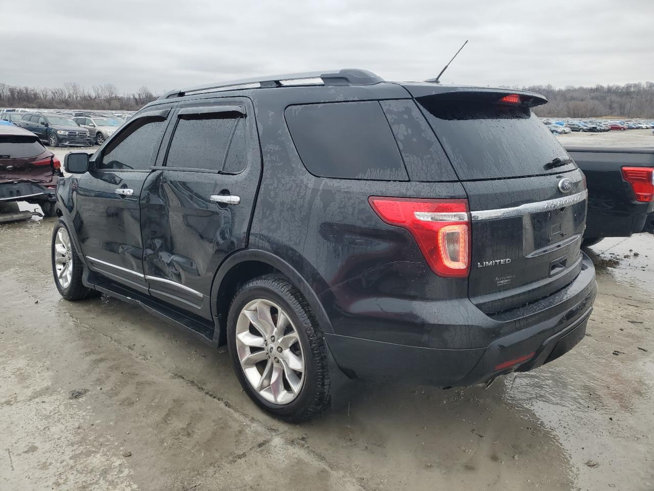 2015 Ford Explorer - Image 2