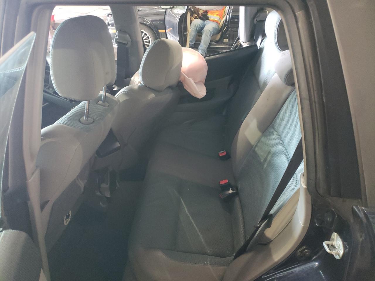 2005 Subaru Forester - Image 10