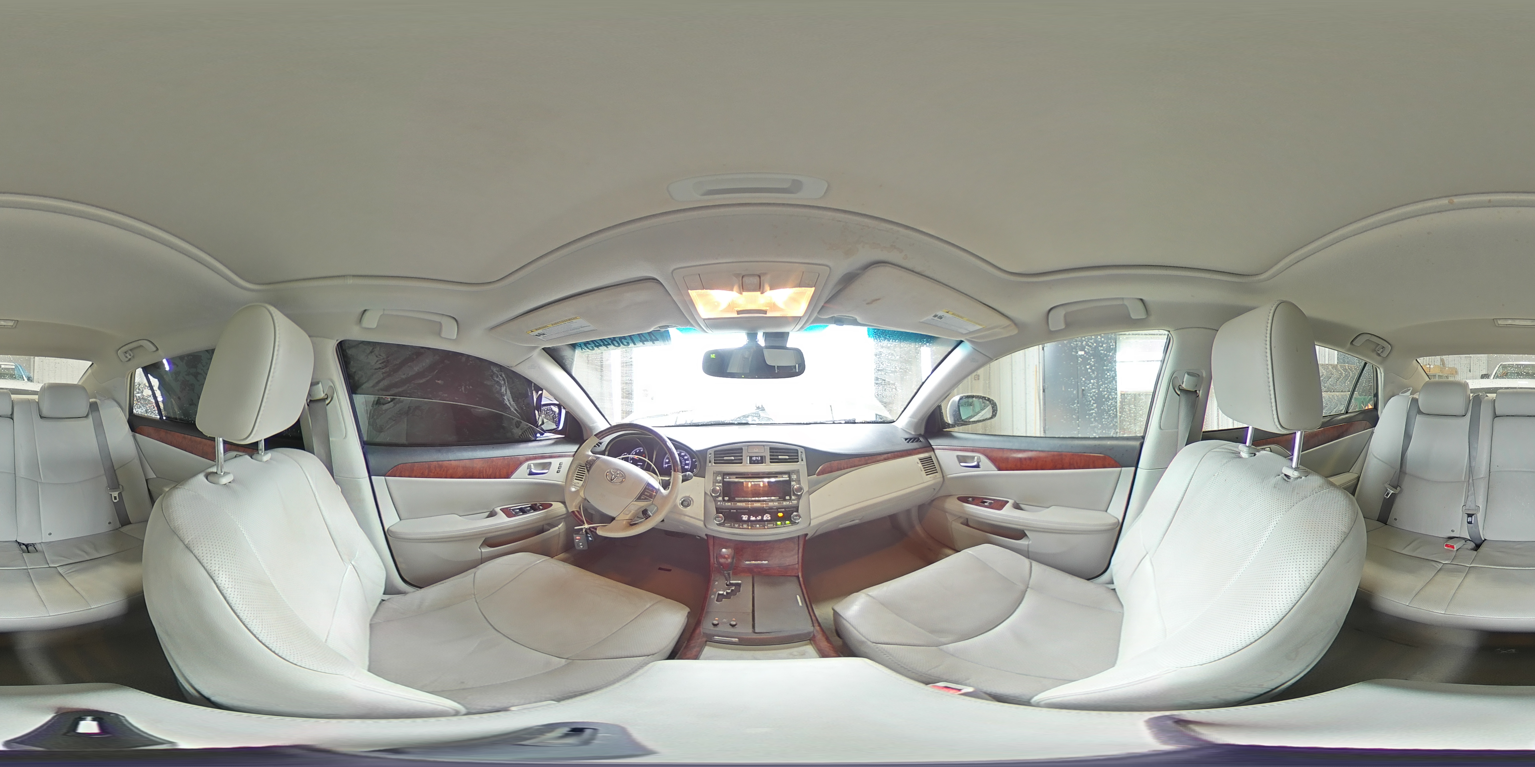 2011 Toyota Avalon - Image 13