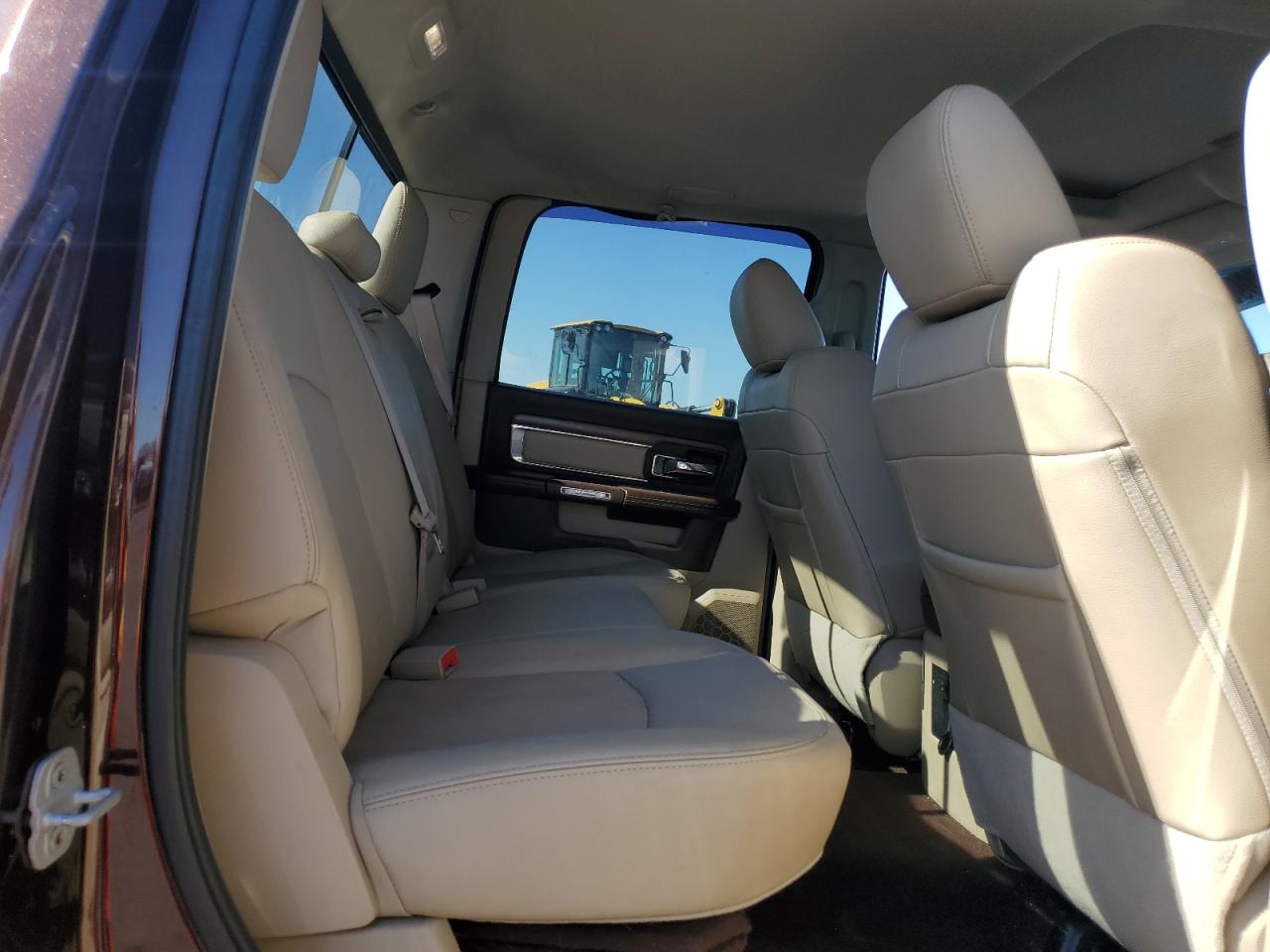 2014 RAM 3500 - Image 10