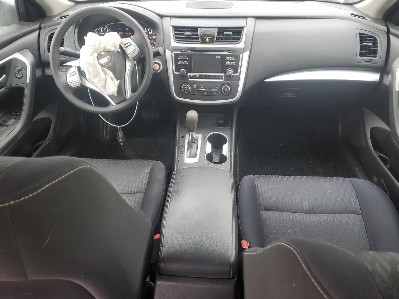 2017 Nissan Altima - Image 8