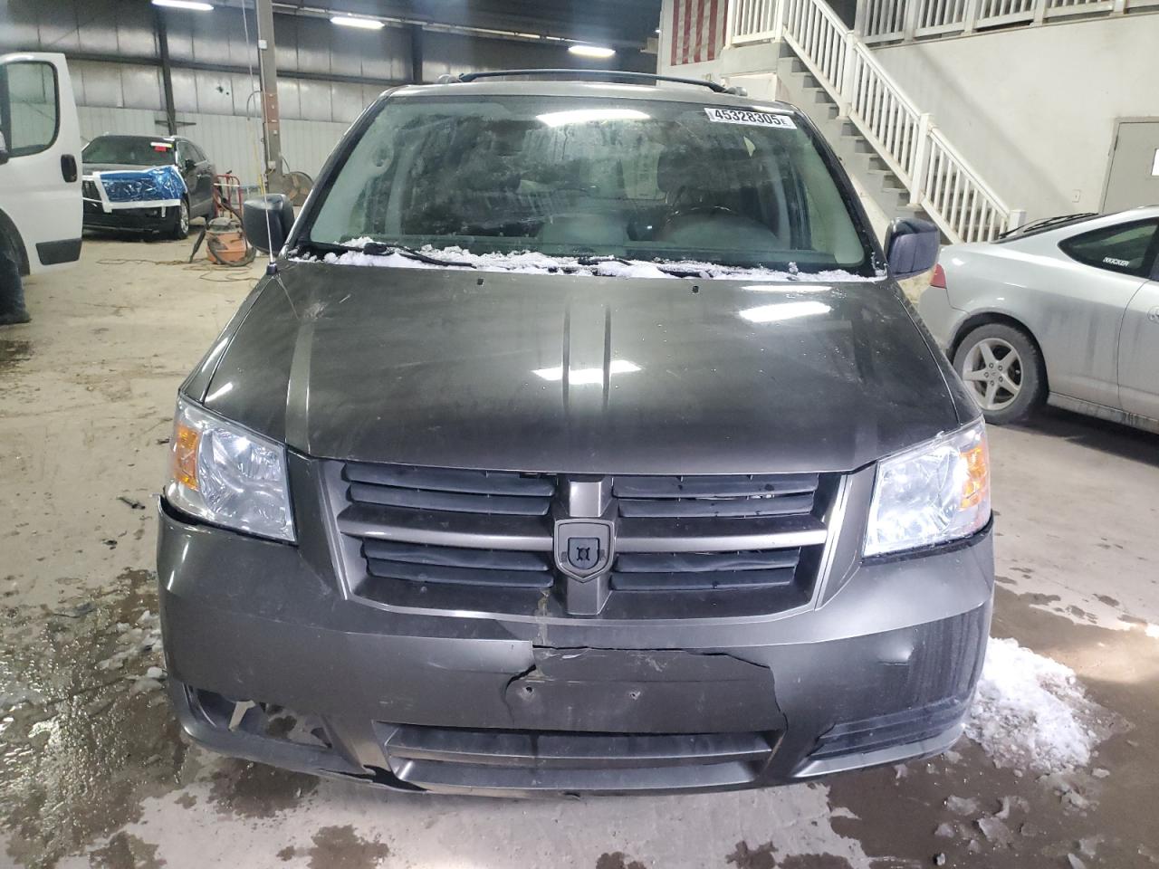 2010 Dodge Caravan - Image 5