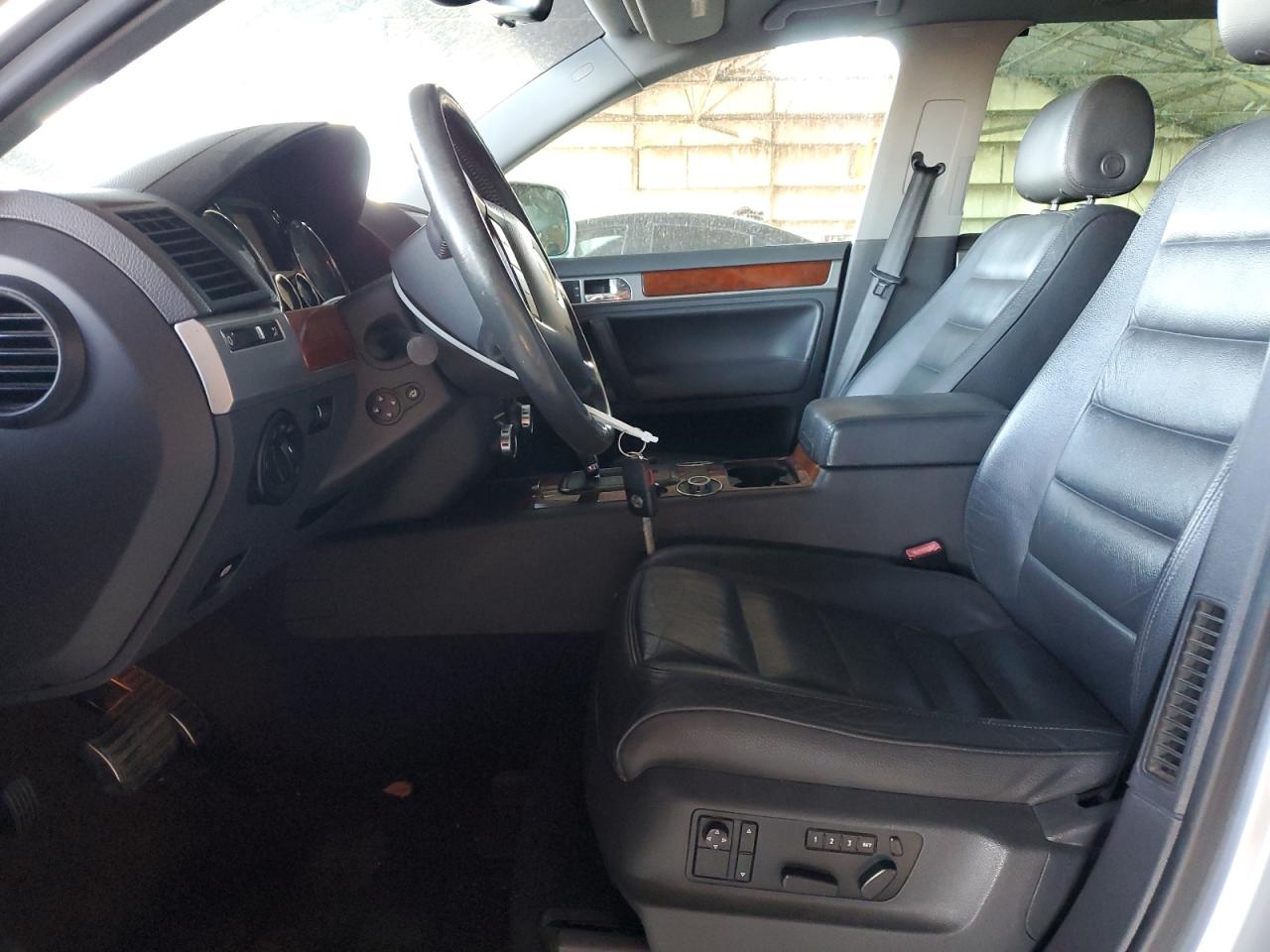 2006 Volkswagen Touareg - Image 7