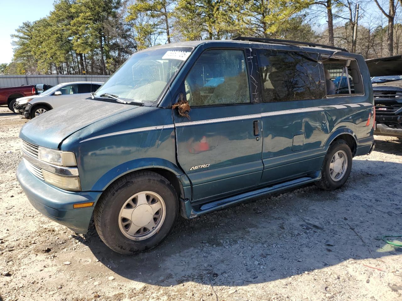 1999 Chevrolet Astro - Image 1