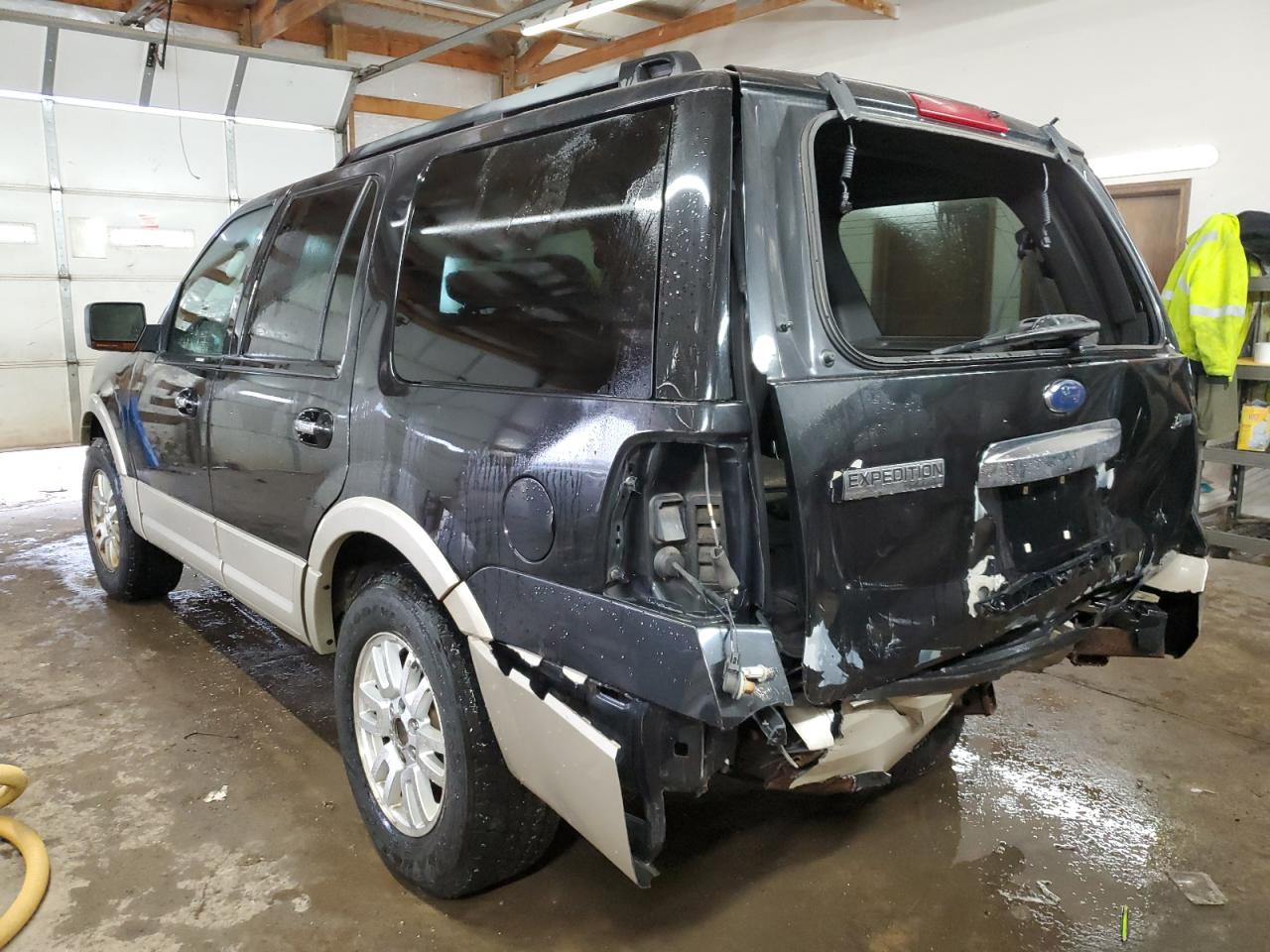 2010 Ford Expedition - Image 2