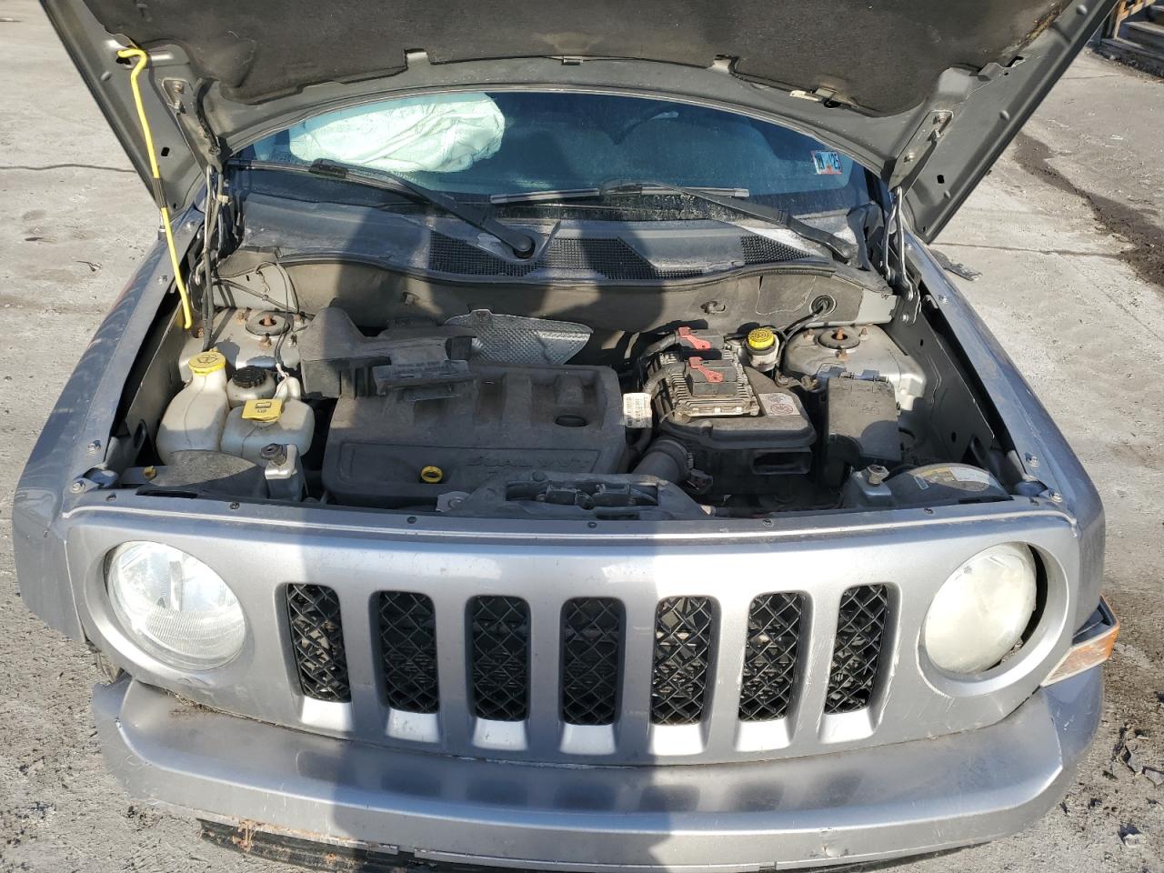 2014 Jeep Liberty (Patriot) - Image 12