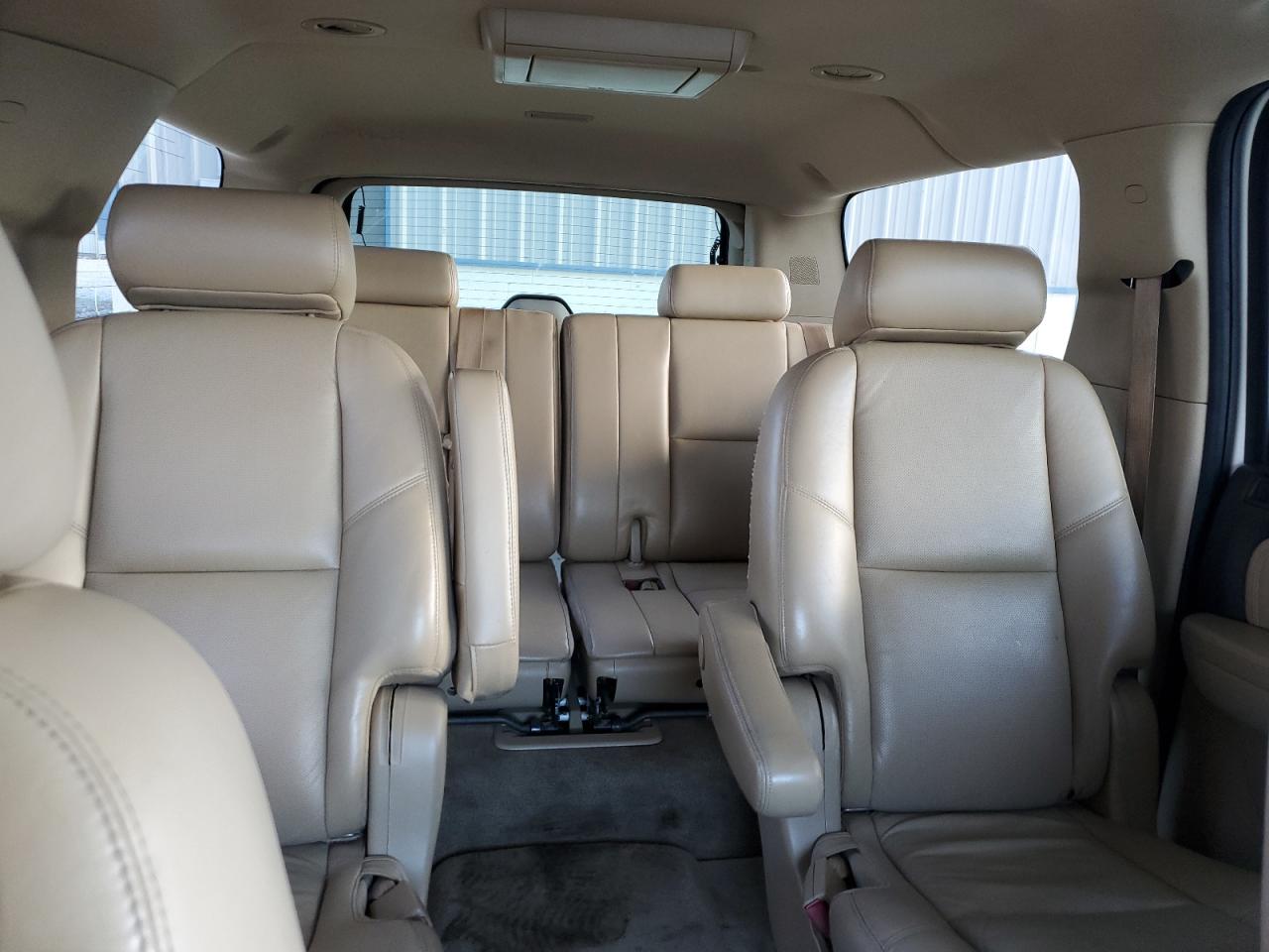 2010 GMC Yukon - Image 10