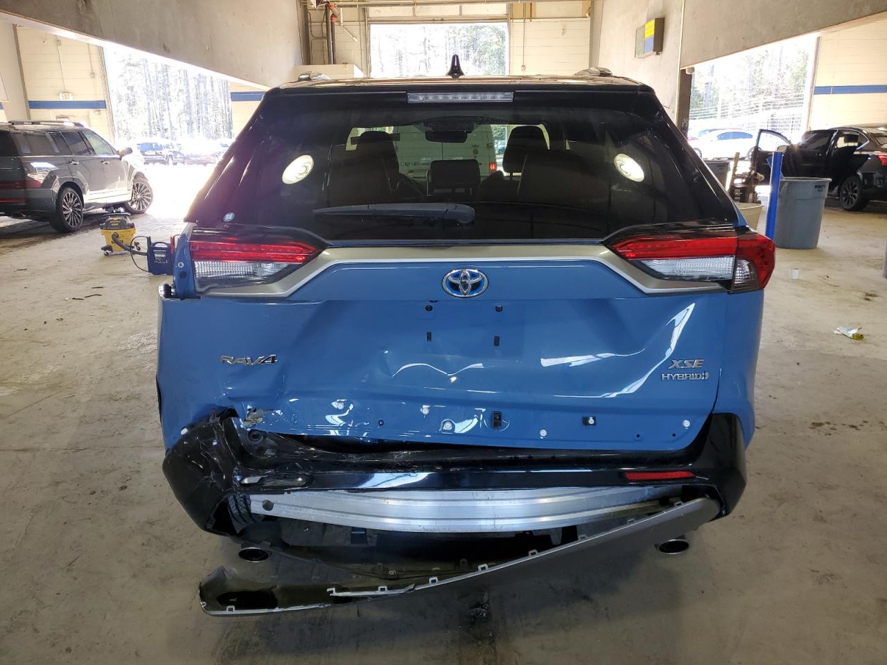 2022 Toyota RAV 4 - Image 6