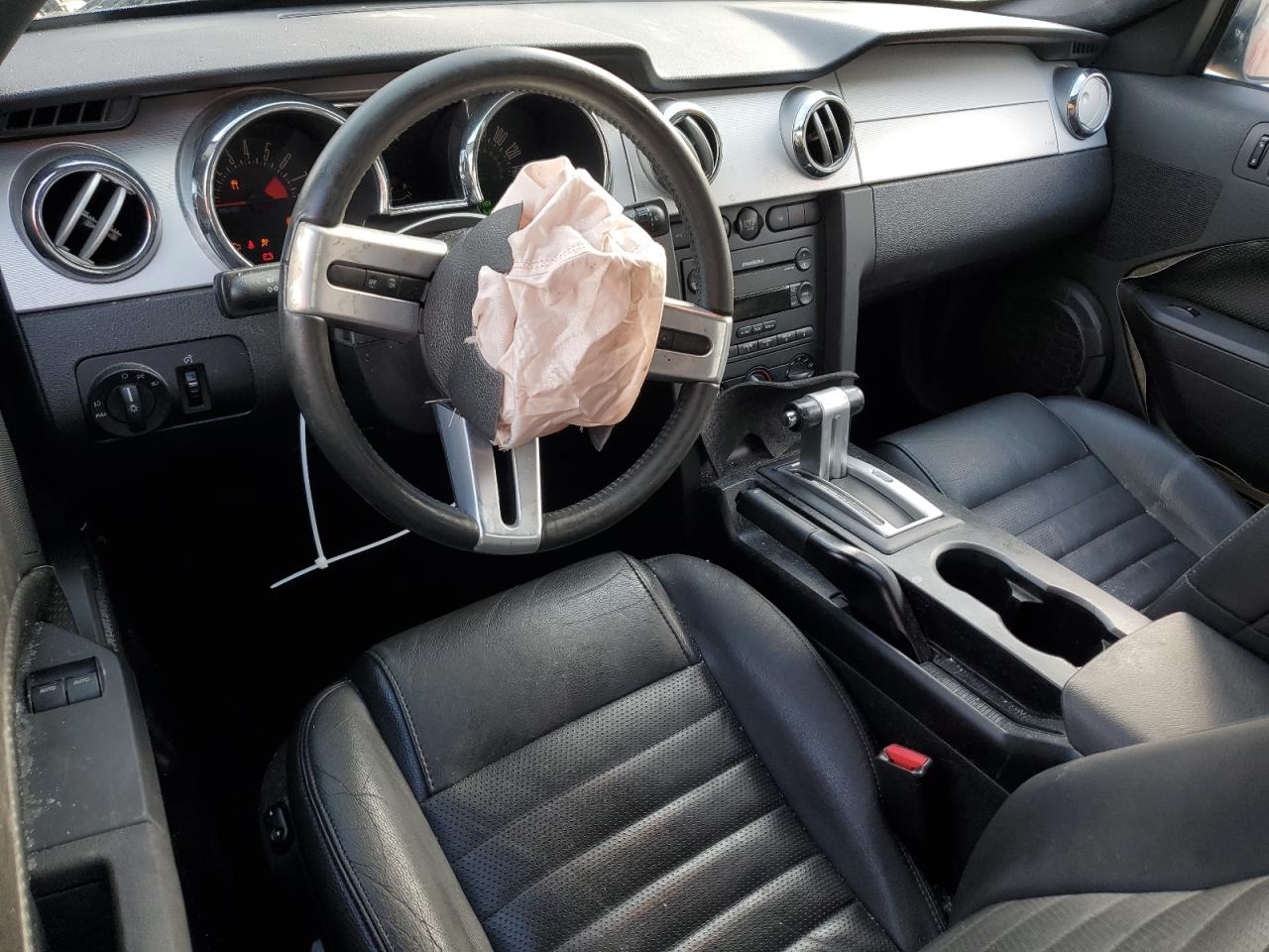 2006 Ford Mustang - Image 8