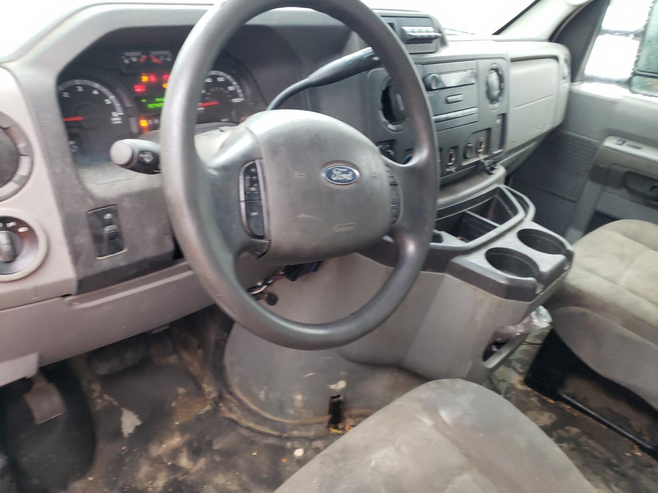 2015 Ford Econoline - Image 8