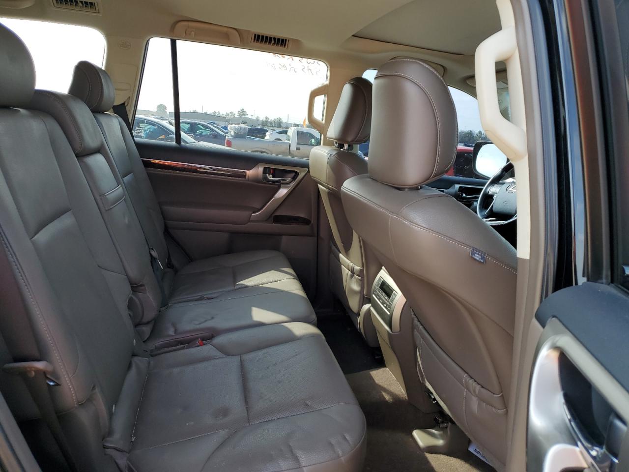 2015 Lexus GX - Image 11