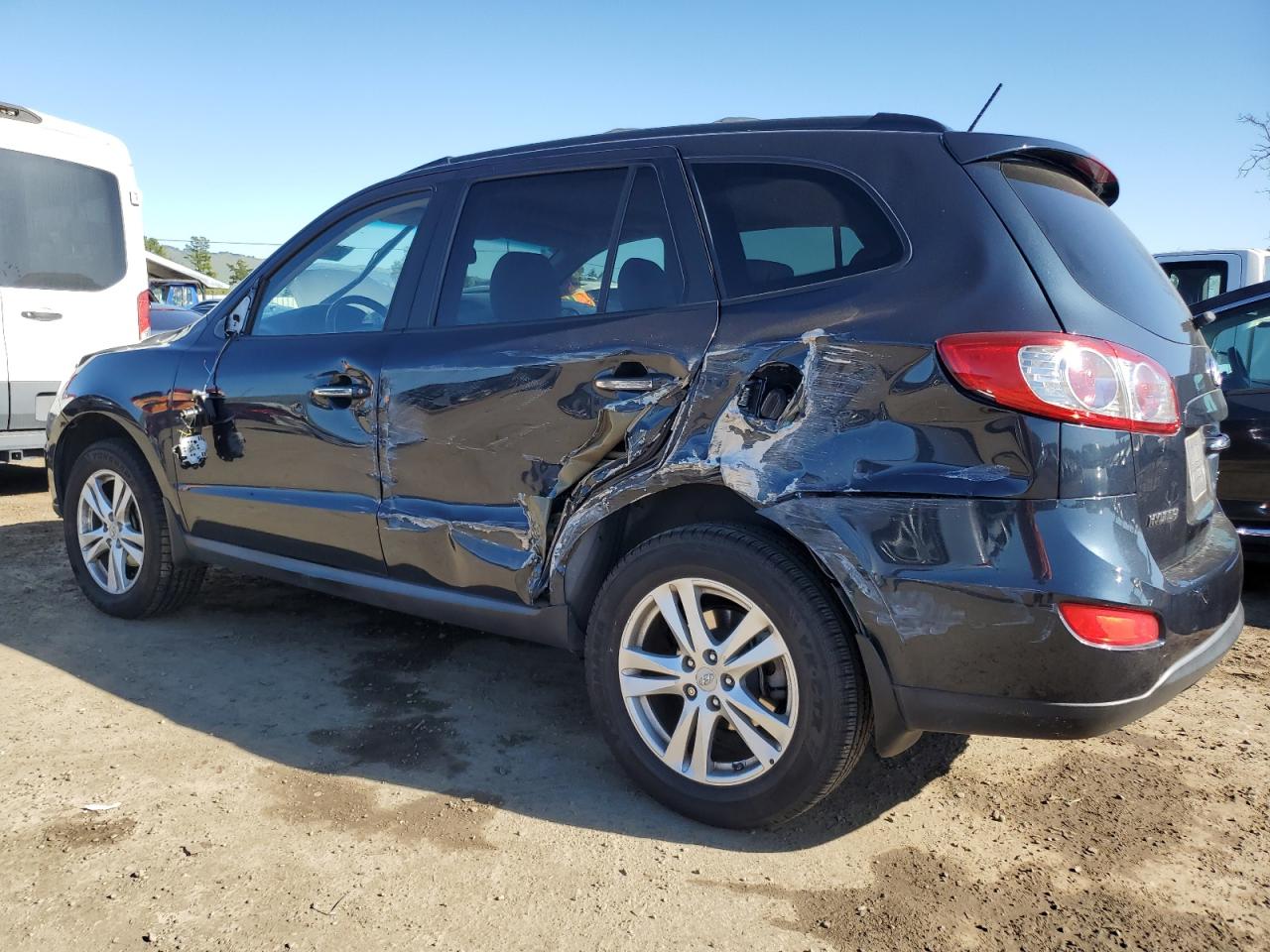 2010 Hyundai Santa Fe - Image 2