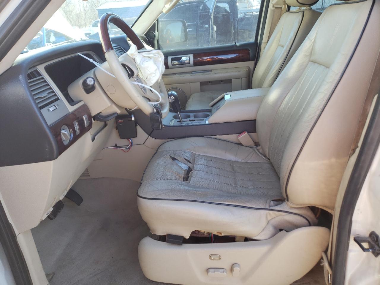 2006 Lincoln Navigator - Image 7