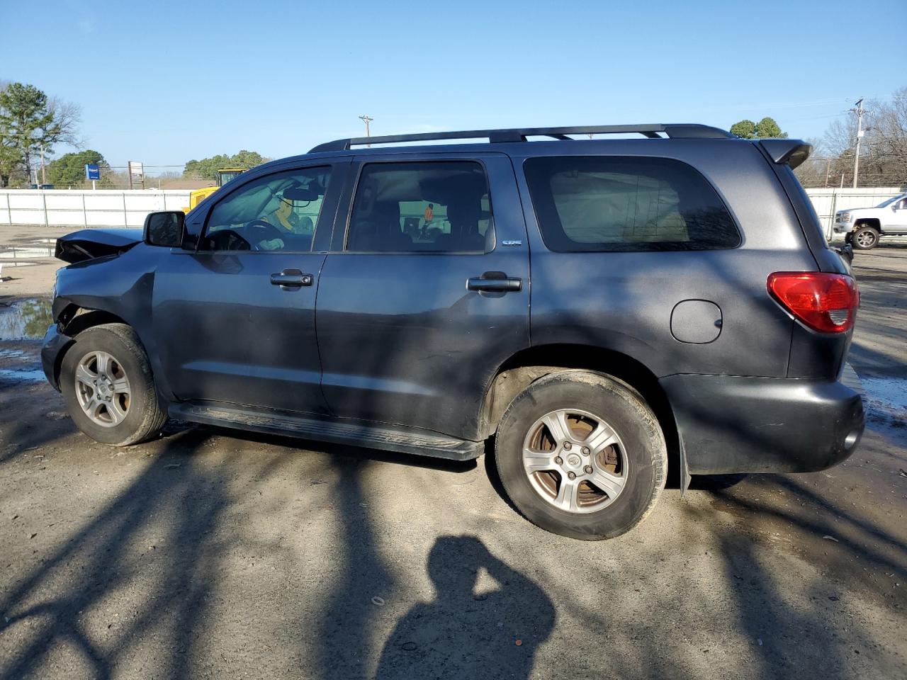 2016 Toyota Sequoia - Image 2