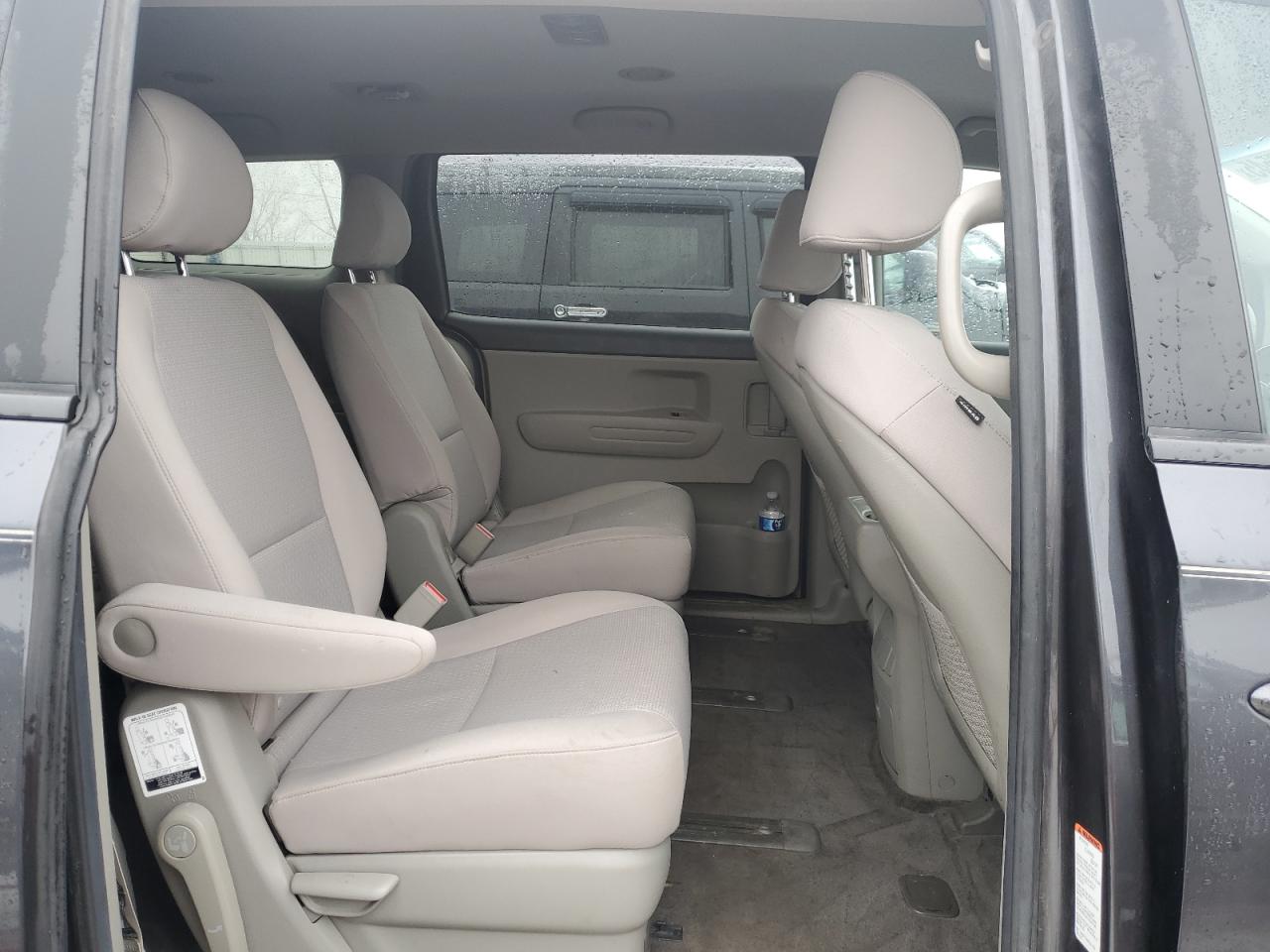 2017 Kia Sedona - Image 10