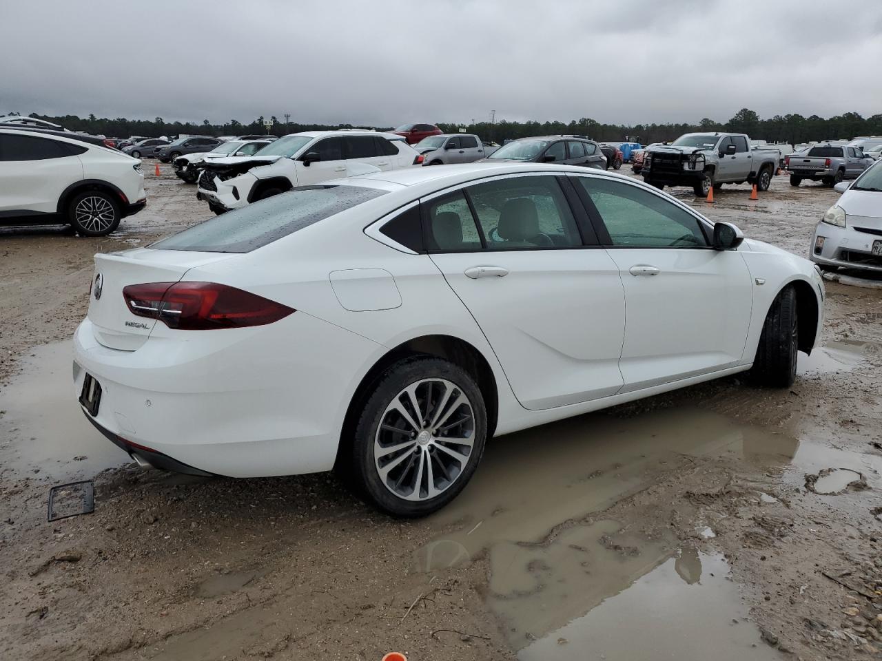 2019 Buick Regal - Image 3