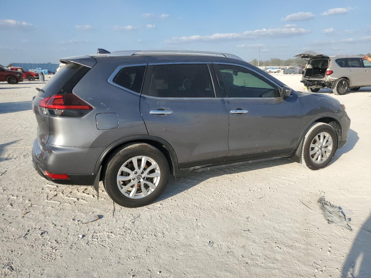 2020 Nissan Rogue - Image 3