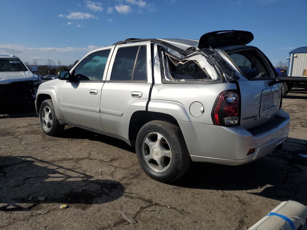 2008 Chevrolet TrailBlazer - Image 2
