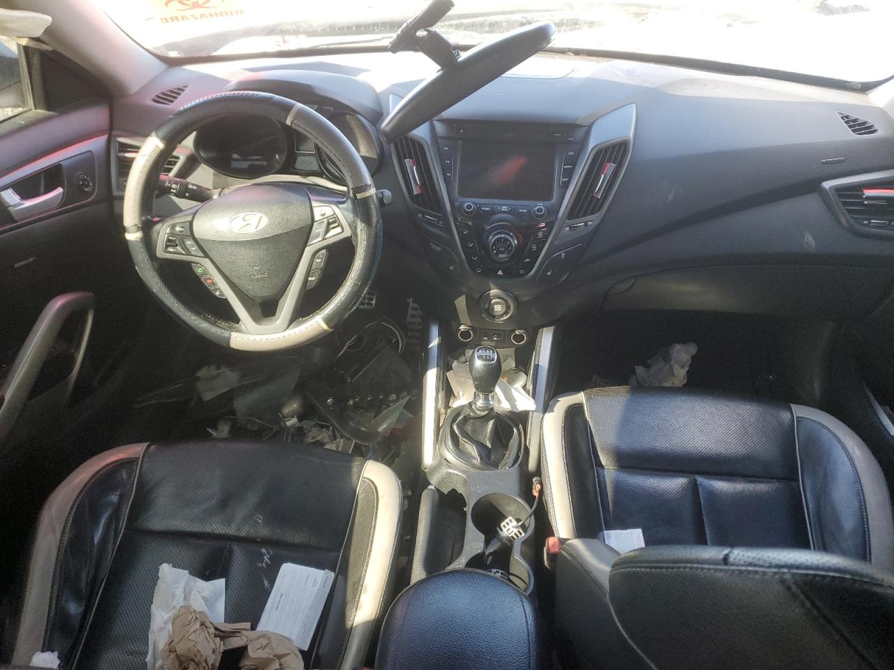 2013 Hyundai Veloster - Image 8