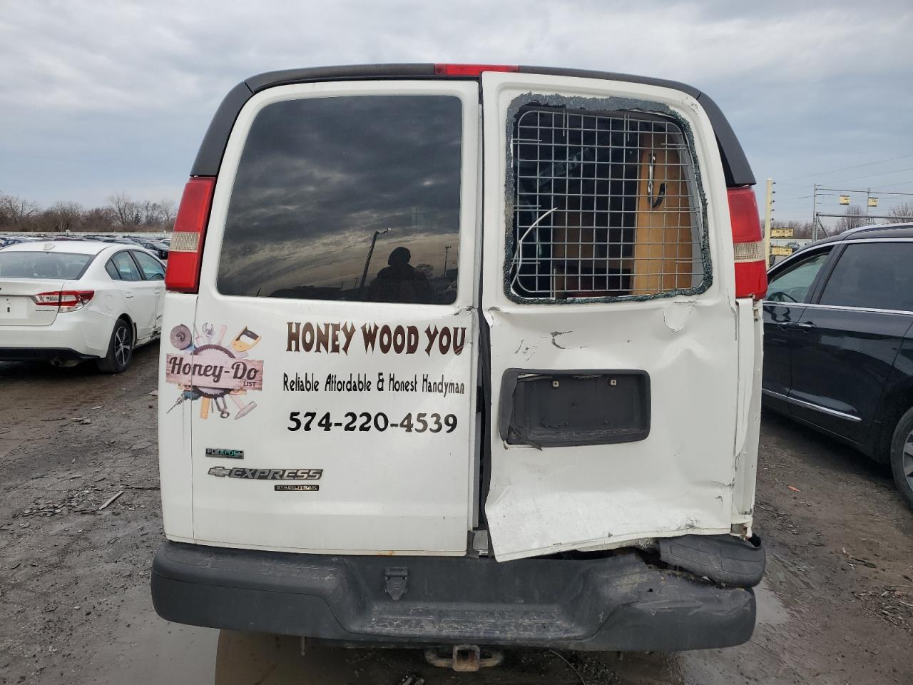 2011 Chevrolet Express - Image 6