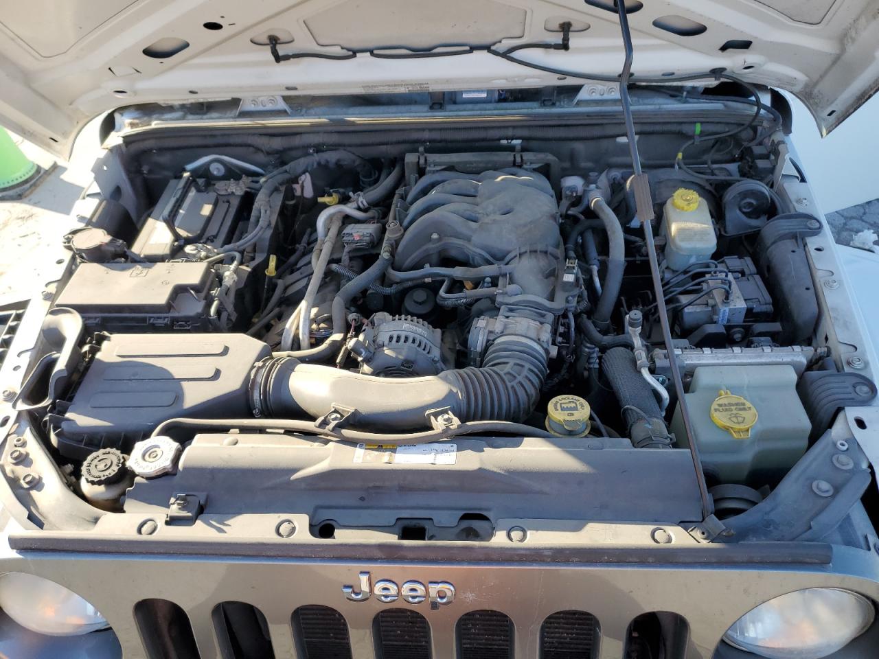 2013 Jeep Wrangler - Image 12