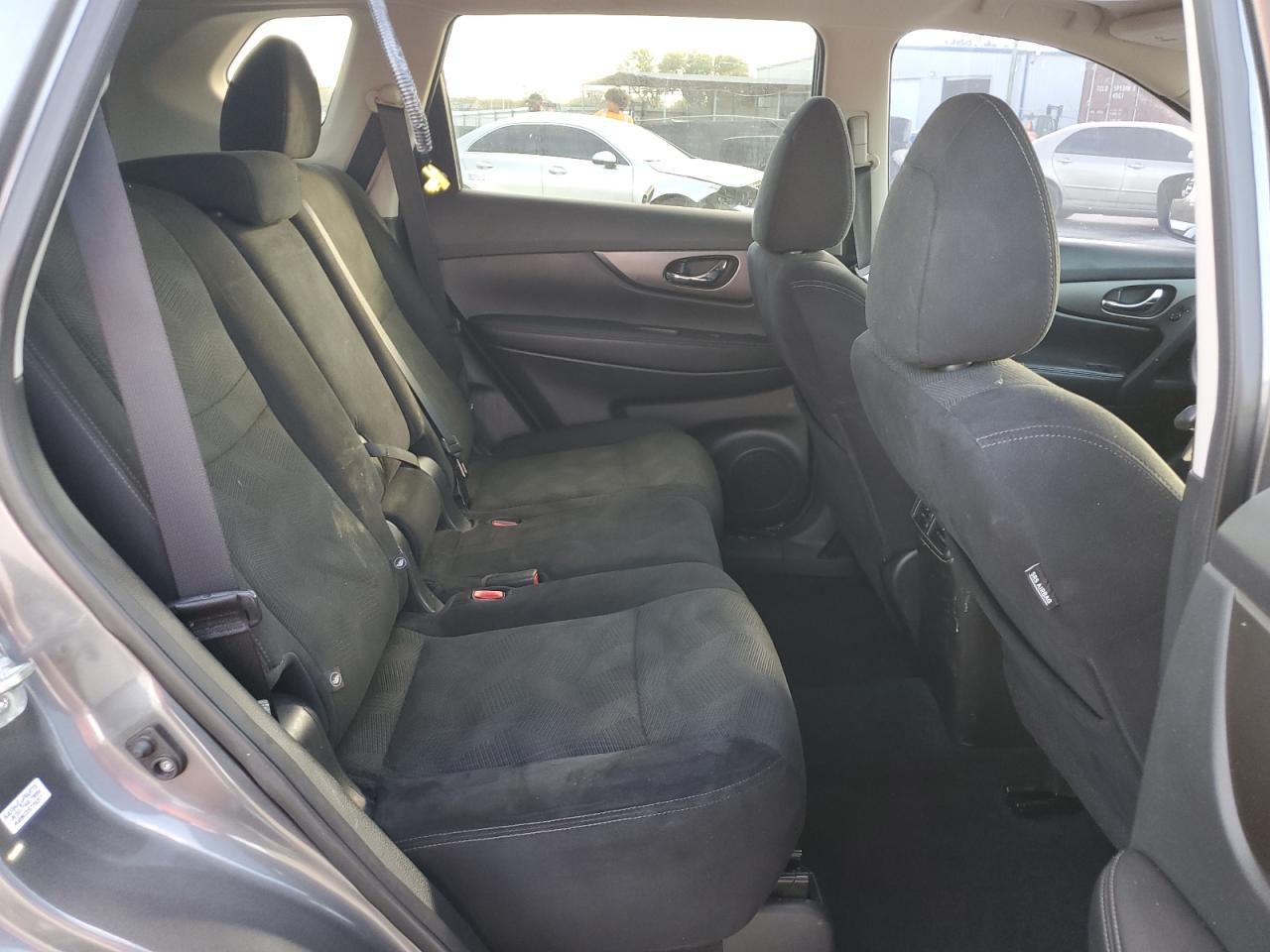 2015 Nissan Rogue - Image 11