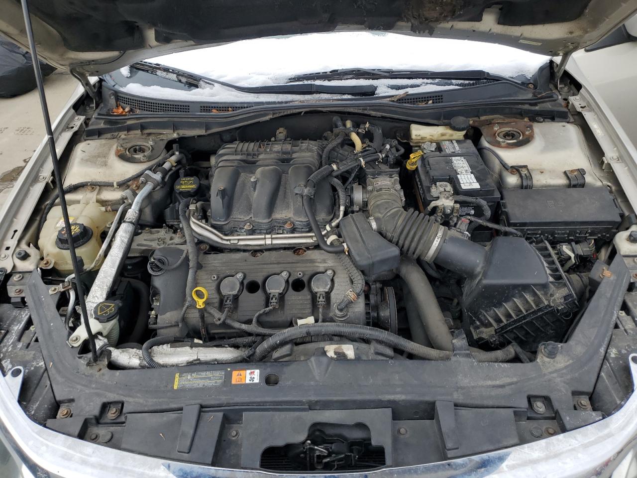 2010 Ford Fusion - Image 11