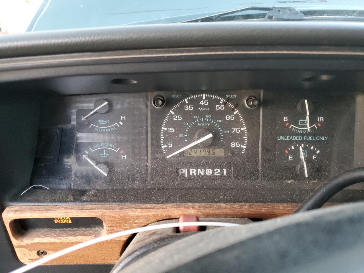 1994 Ford Econoline - Image 9