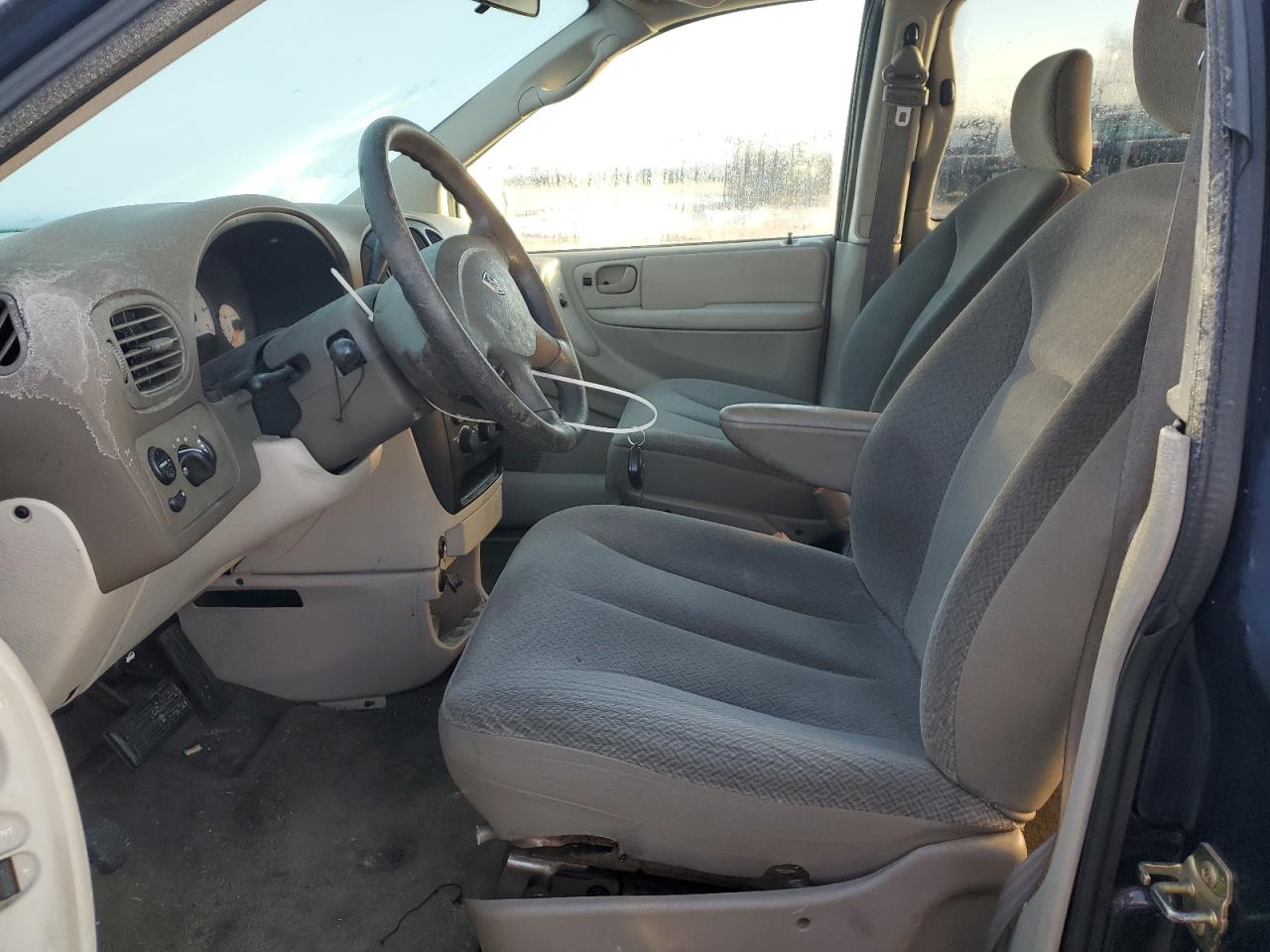 2005 Dodge Caravan - Image 7
