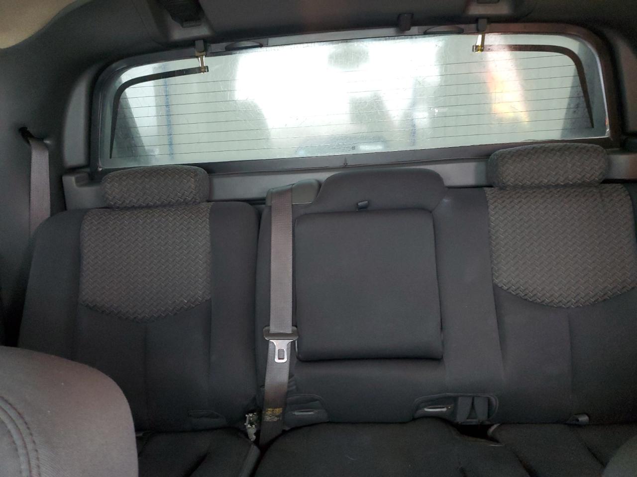 2003 Chevrolet Avalanche - Image 10