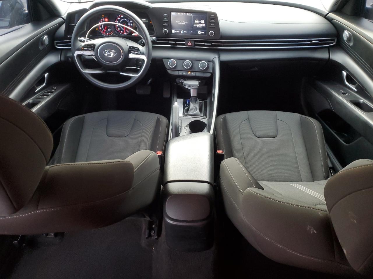 2022 Hyundai Elantra - Image 8