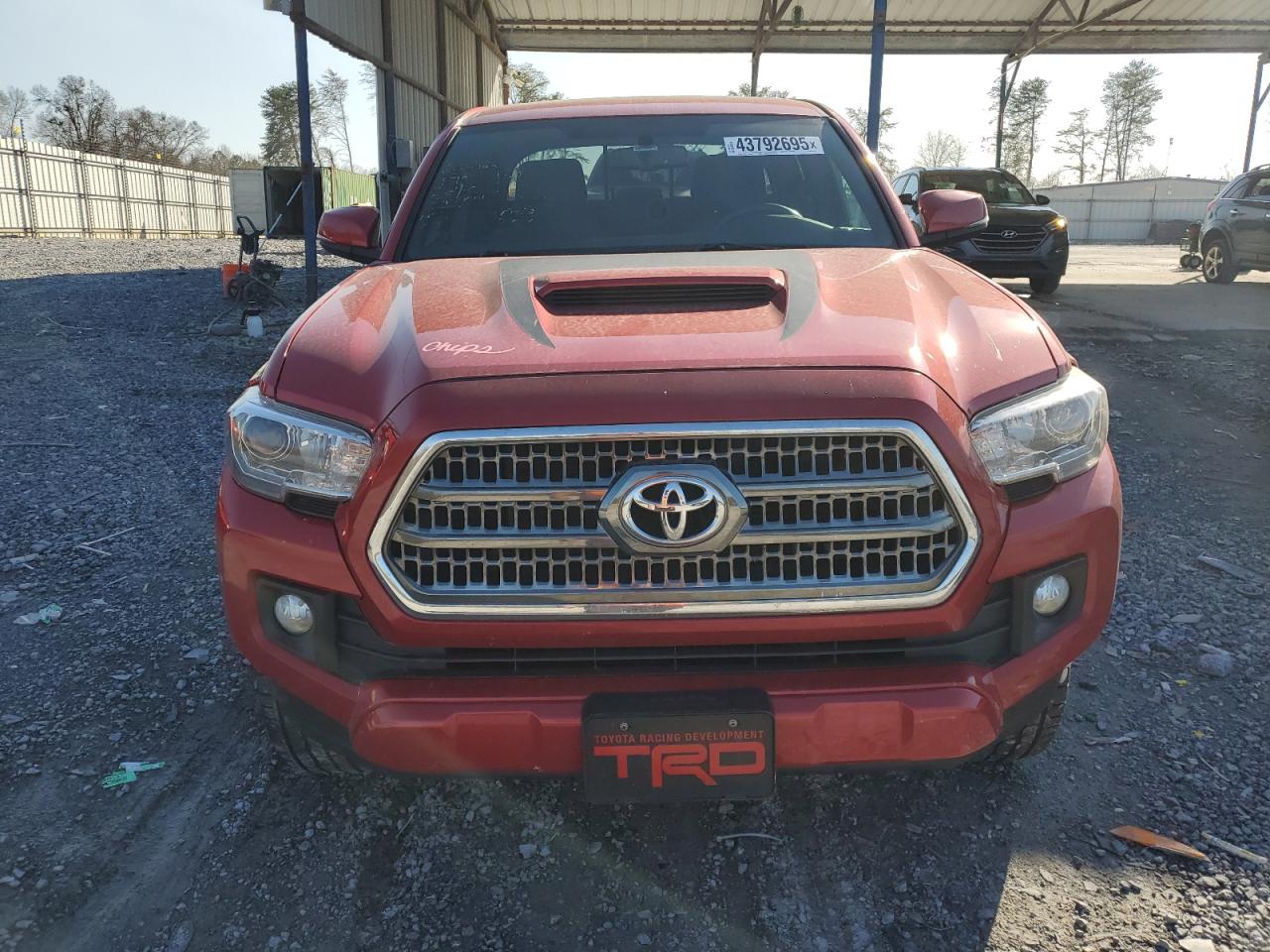 2017 Toyota Tacoma - Image 5