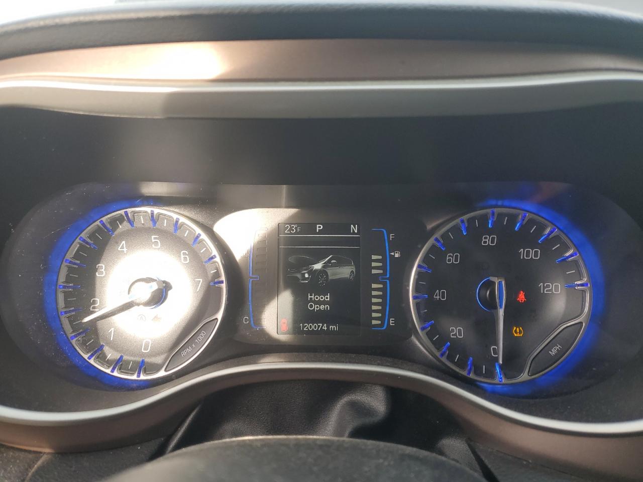 2017 Chrysler Pacifica - Image 9