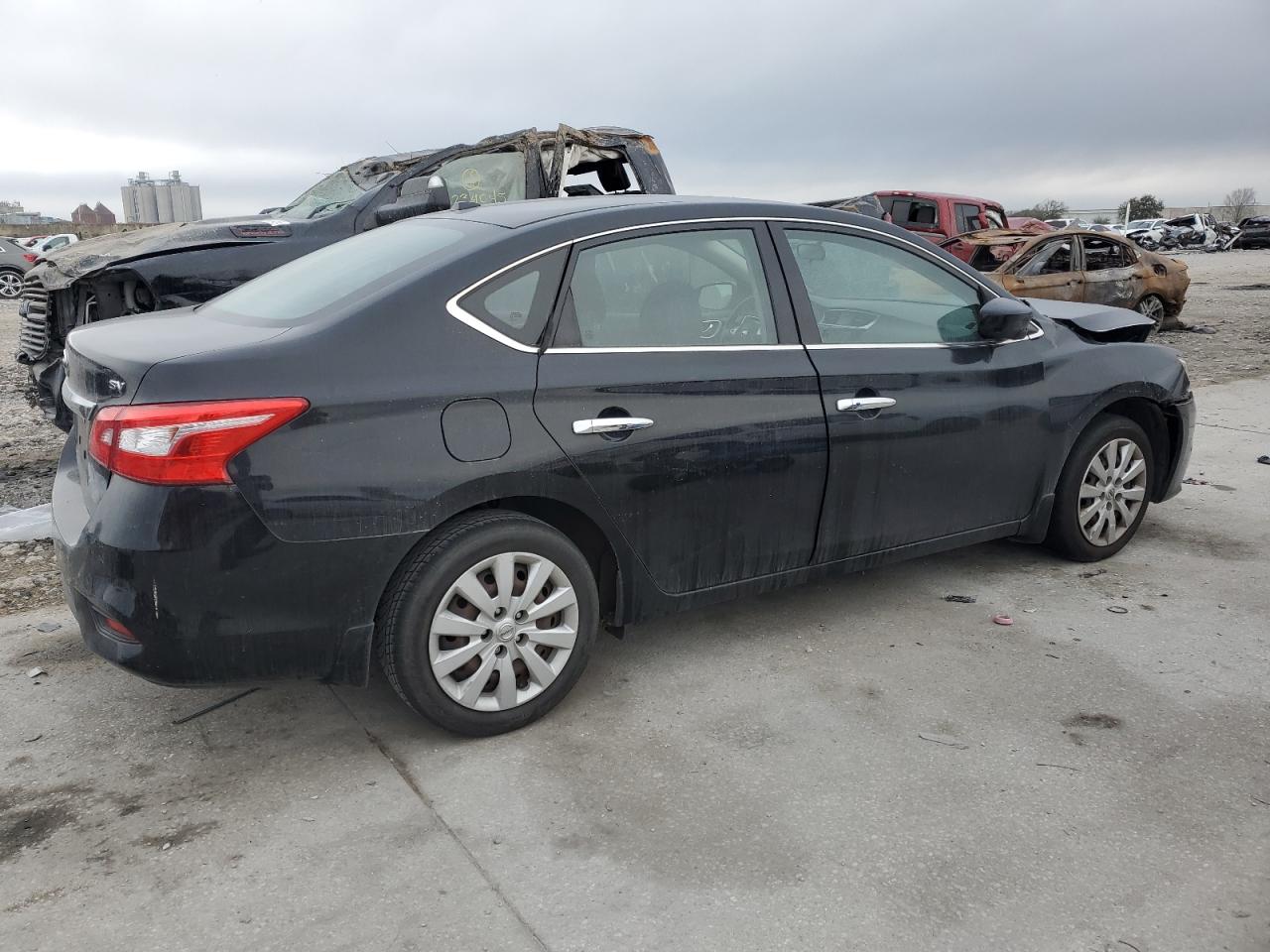 2016 Nissan Sentra - Image 3