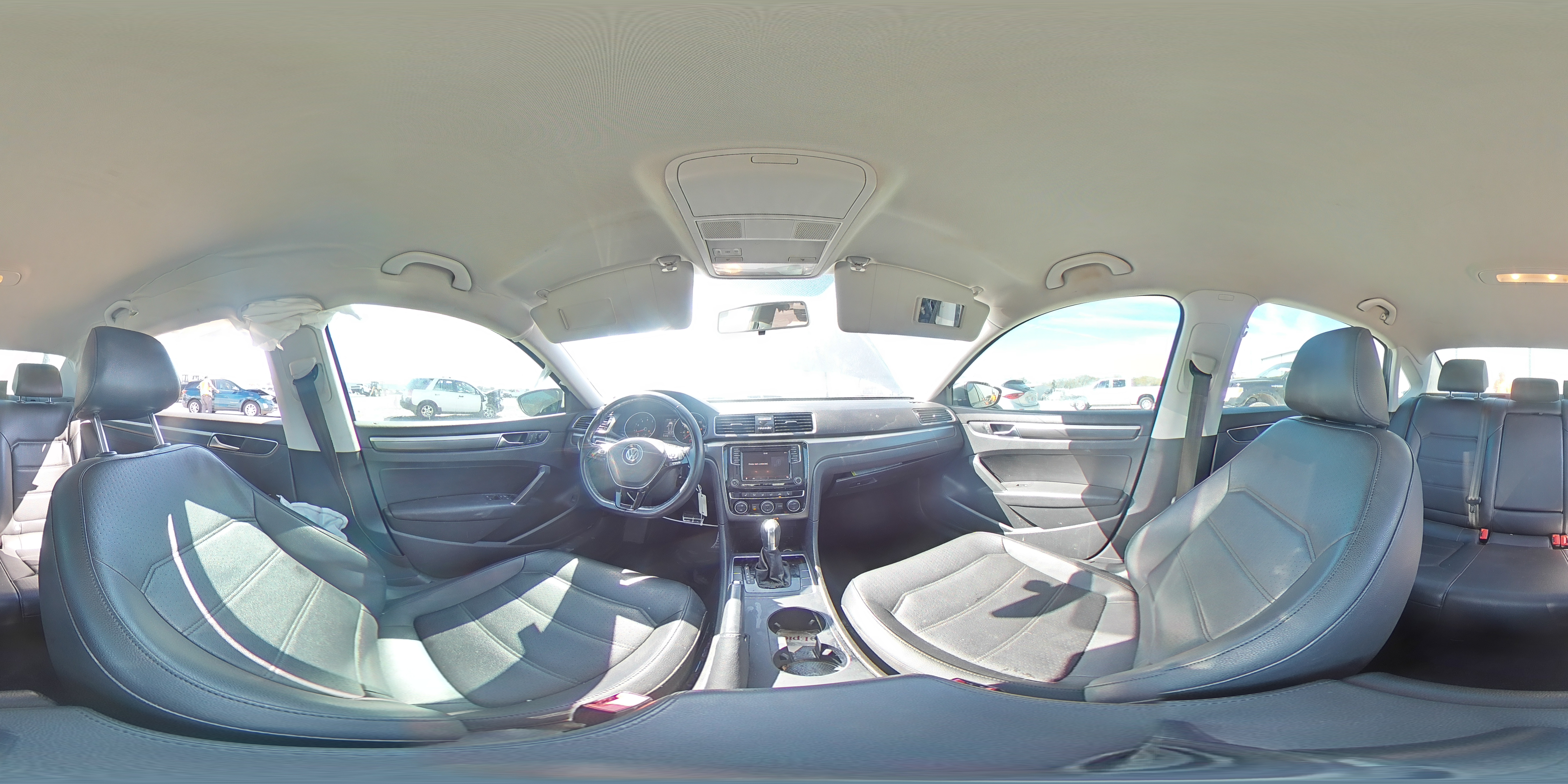 2018 Volkswagen Passat - Image 14