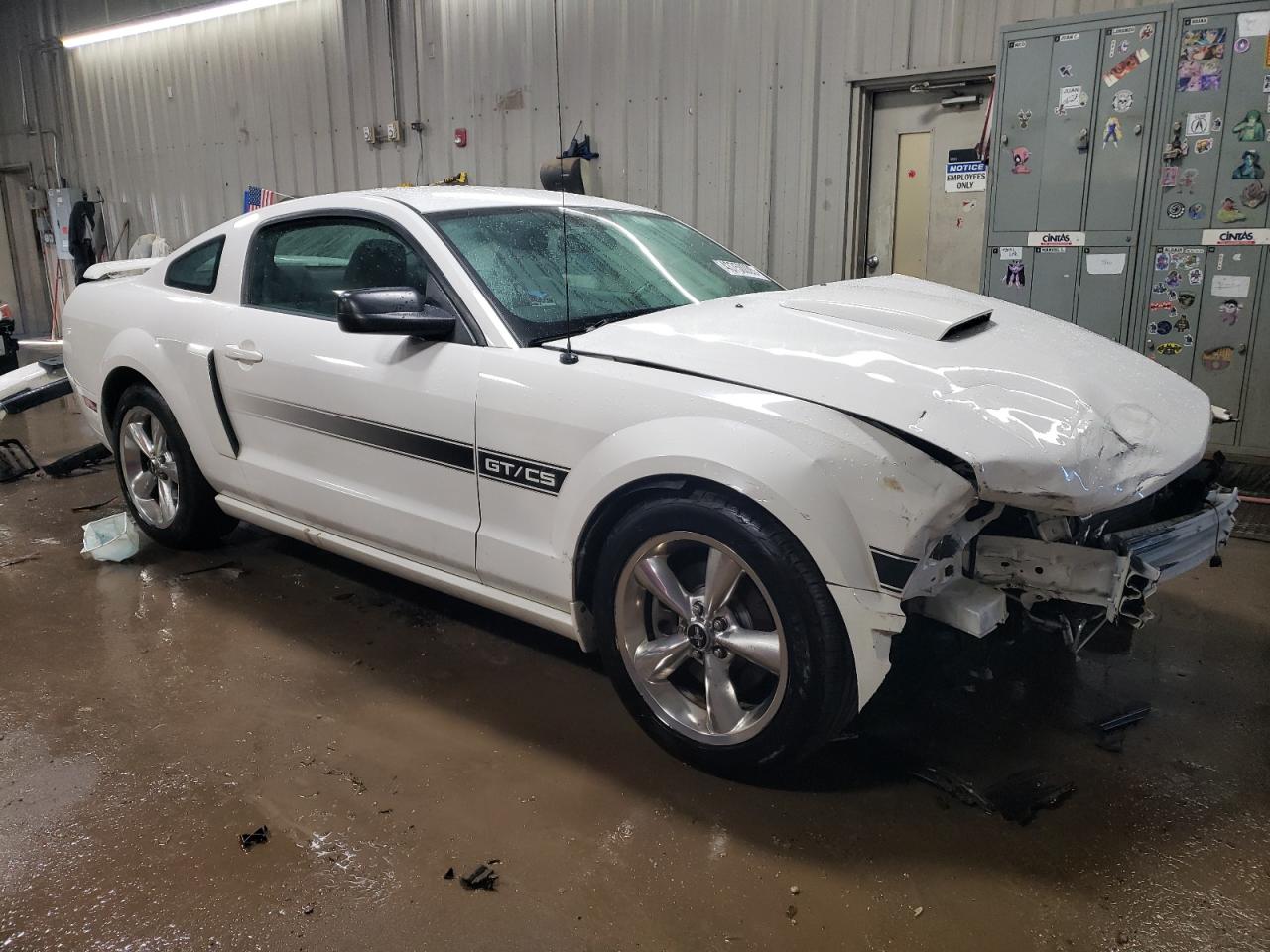 2008 Ford Mustang - Image 4