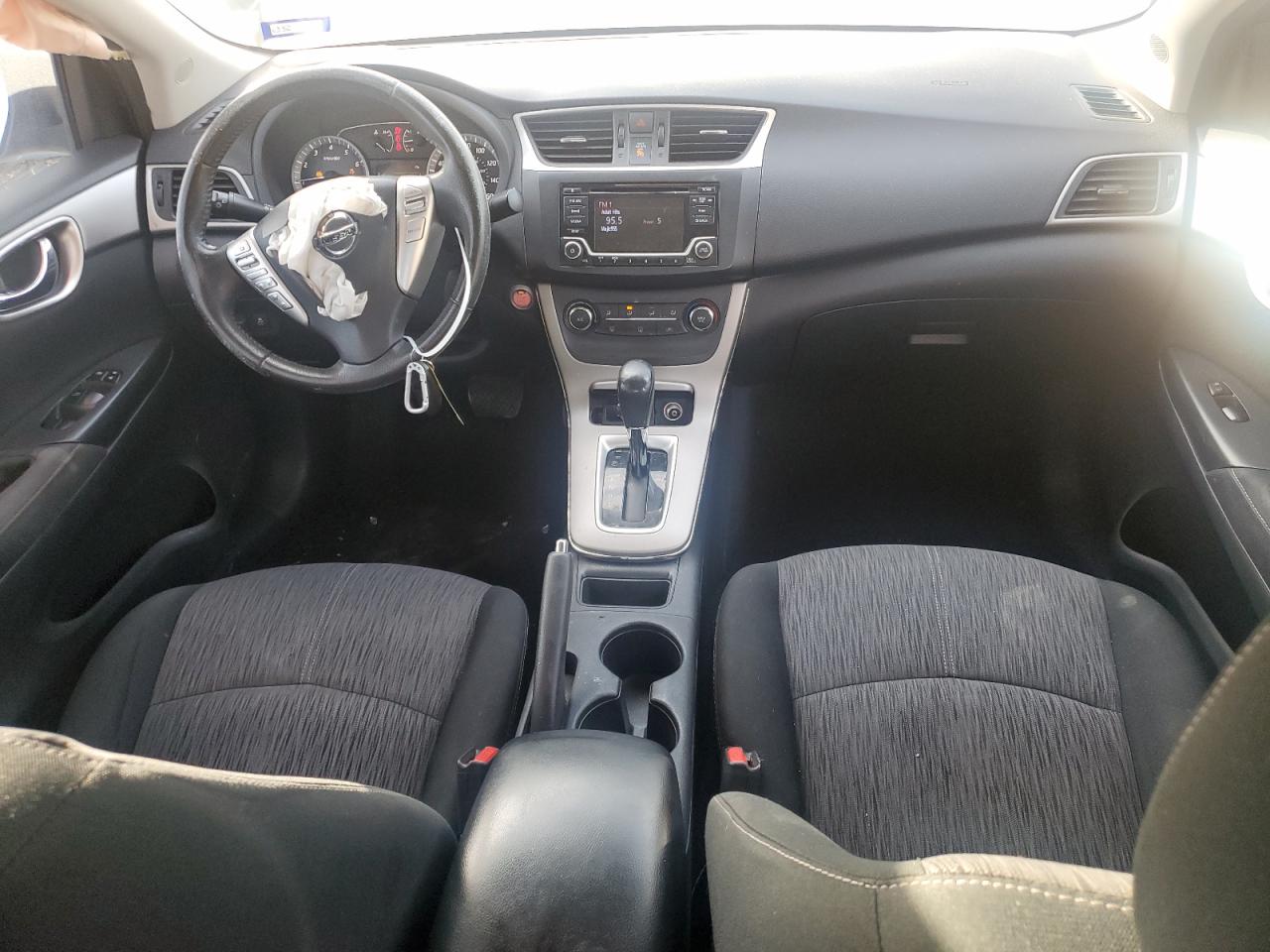 2015 Nissan Sentra - Image 8