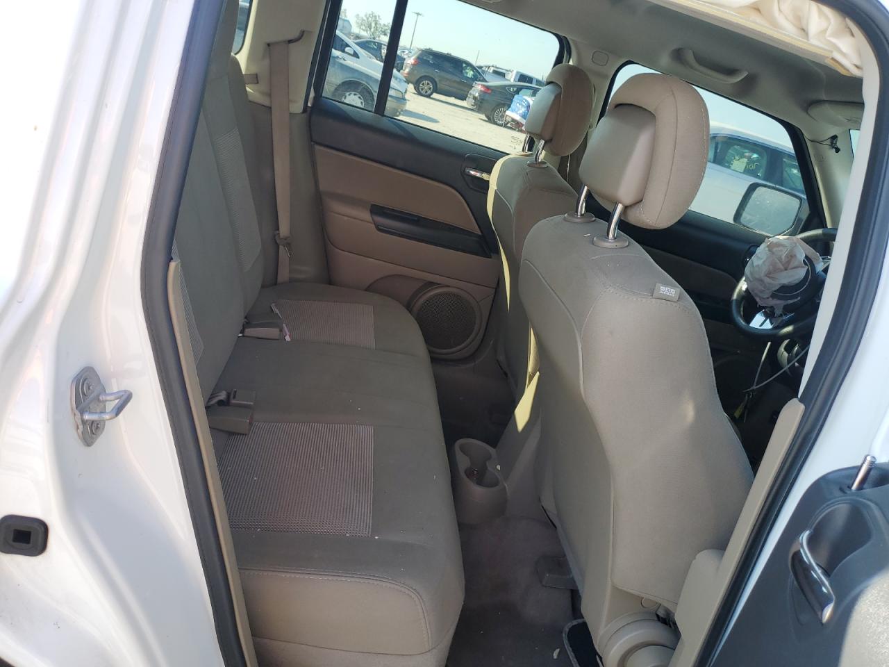2016 Jeep Liberty (Patriot) - Image 11