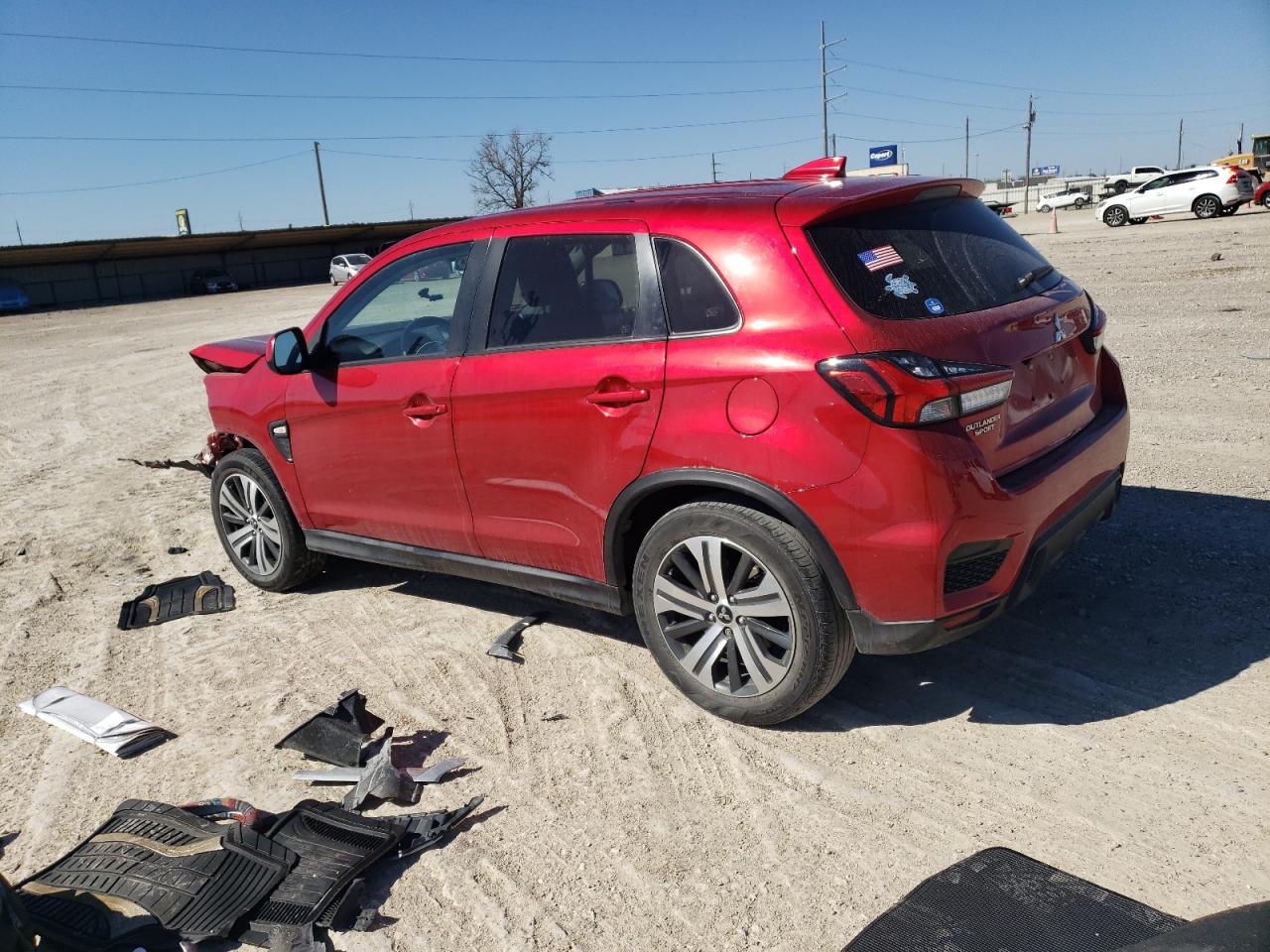 2021 Mitsubishi Outlander - Image 2