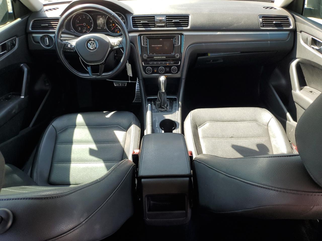 2018 Volkswagen Passat - Image 8