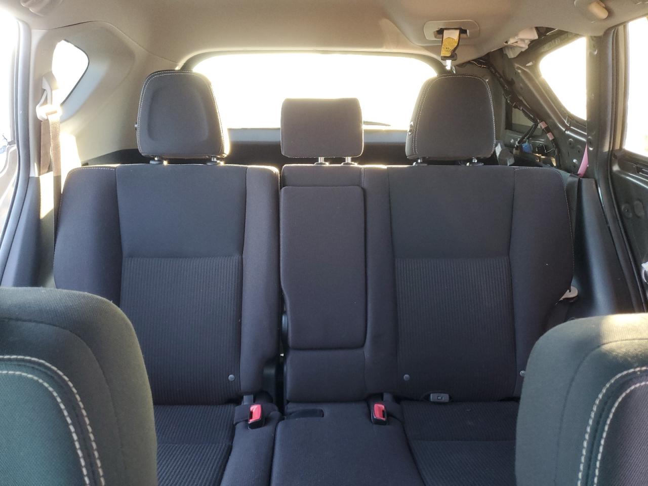 2015 Toyota RAV 4 - Image 10