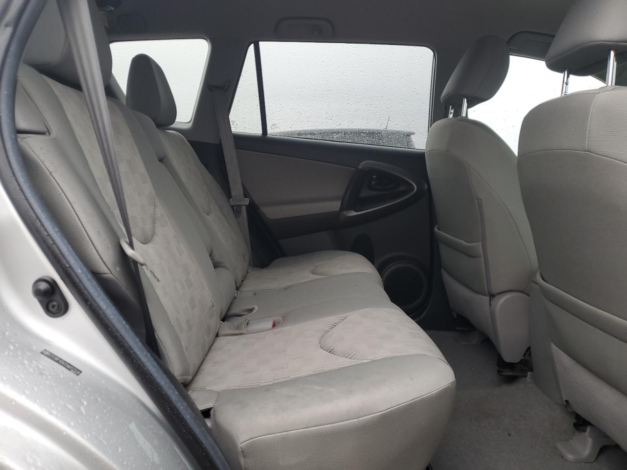 2012 Toyota RAV 4 - Image 12