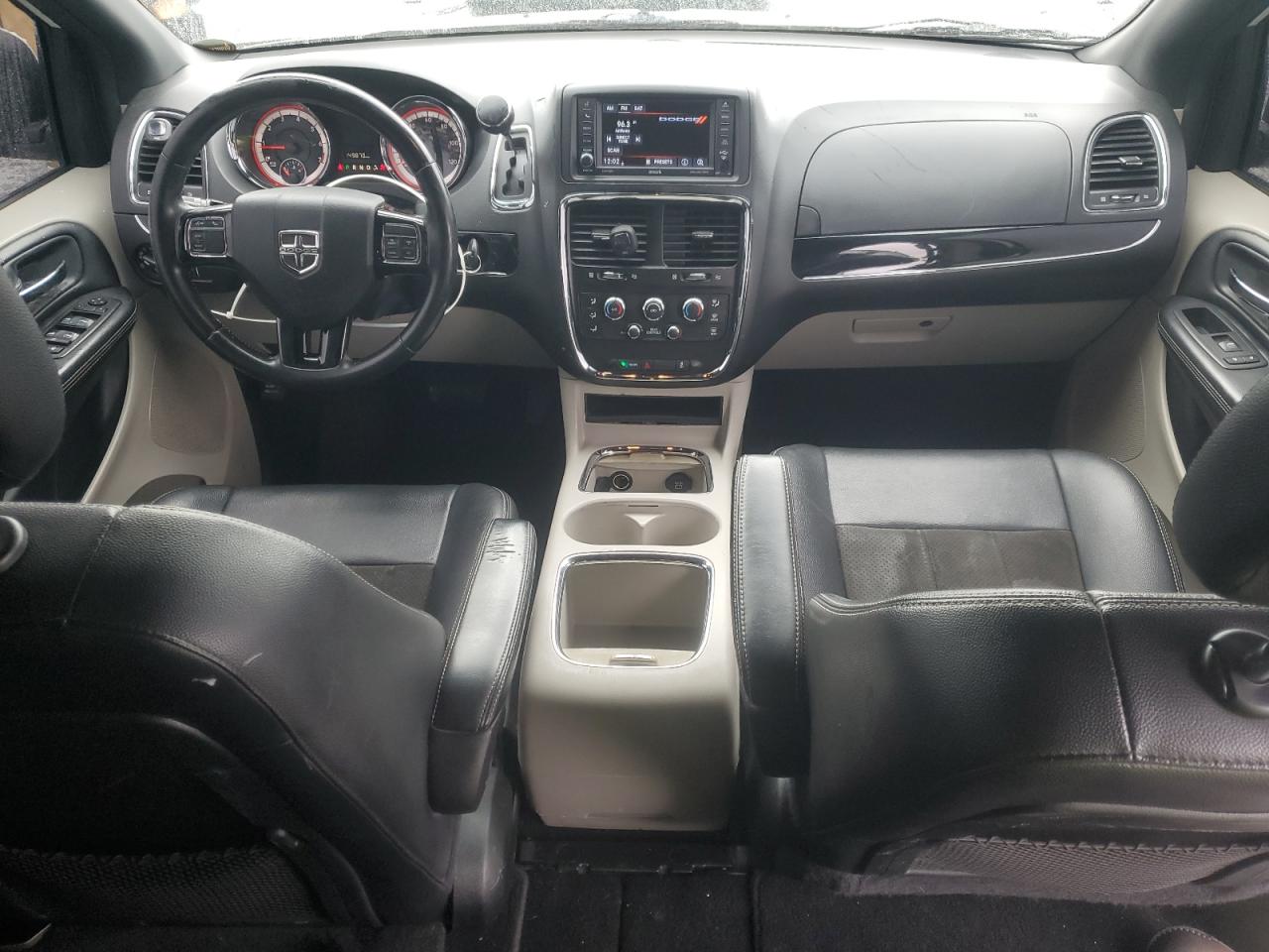 2019 Dodge Caravan - Image 8