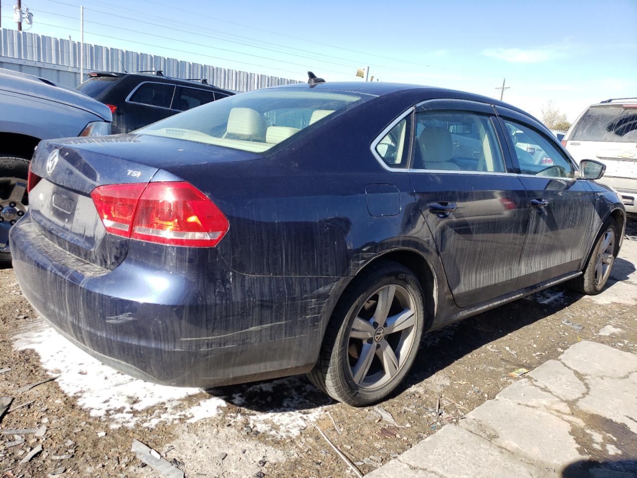 2015 Volkswagen Passat - Image 3