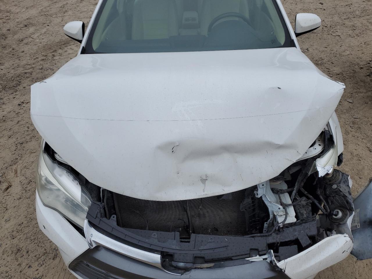 2015 Toyota Camry - Image 11